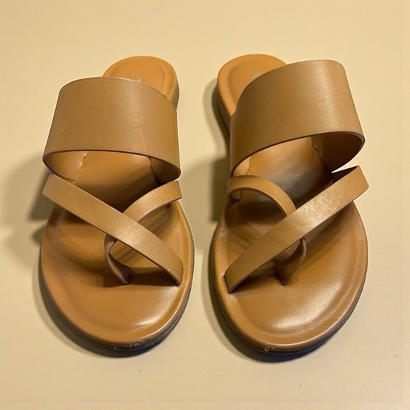 ALDO Tan Toe Loop Minimalist Slide Sandals Women’s Size 7 - Picture 2 of 7